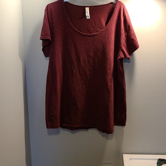 LuLaRoe Tops - Lularoe Perfect Tee Short Sleeve XL